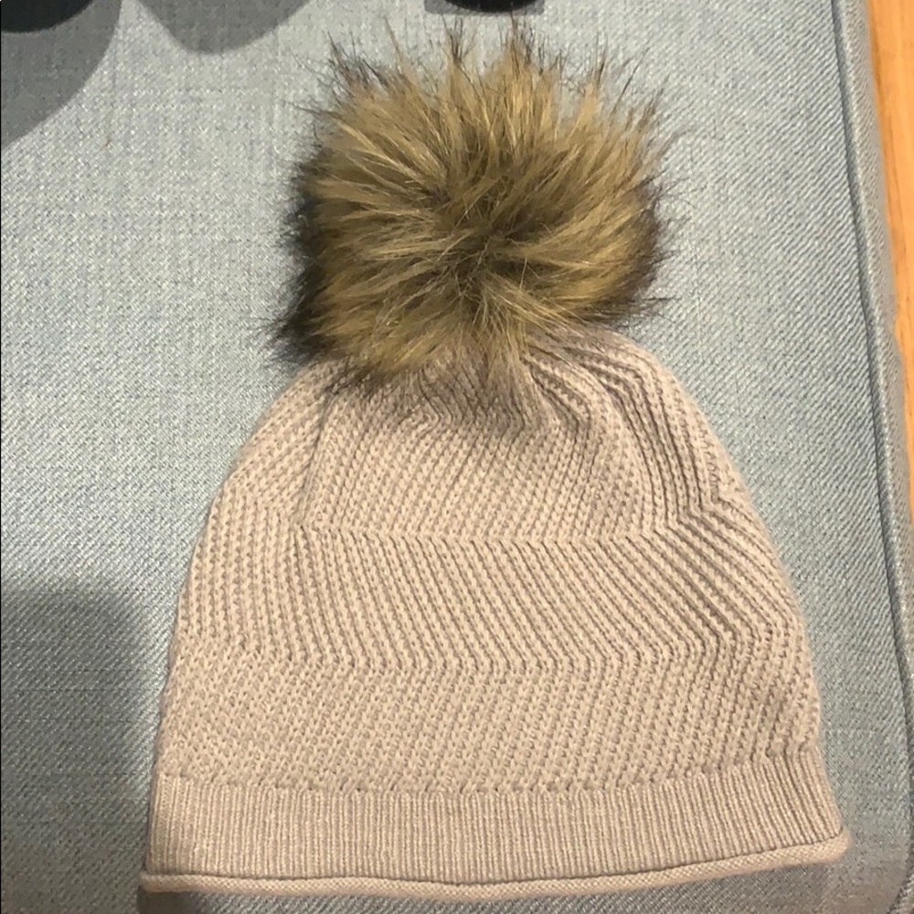 Beanie with puff